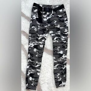 Grey camo pantss